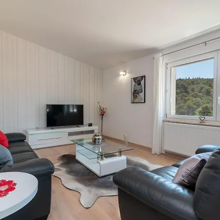 Spacious In A Quiet Area