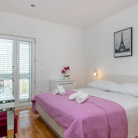 Apartamento Spacious In A Quiet Area Trogir